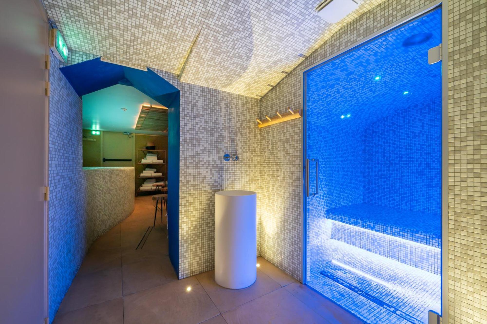 La Finca Hotel & Spa Paris Exterior photo